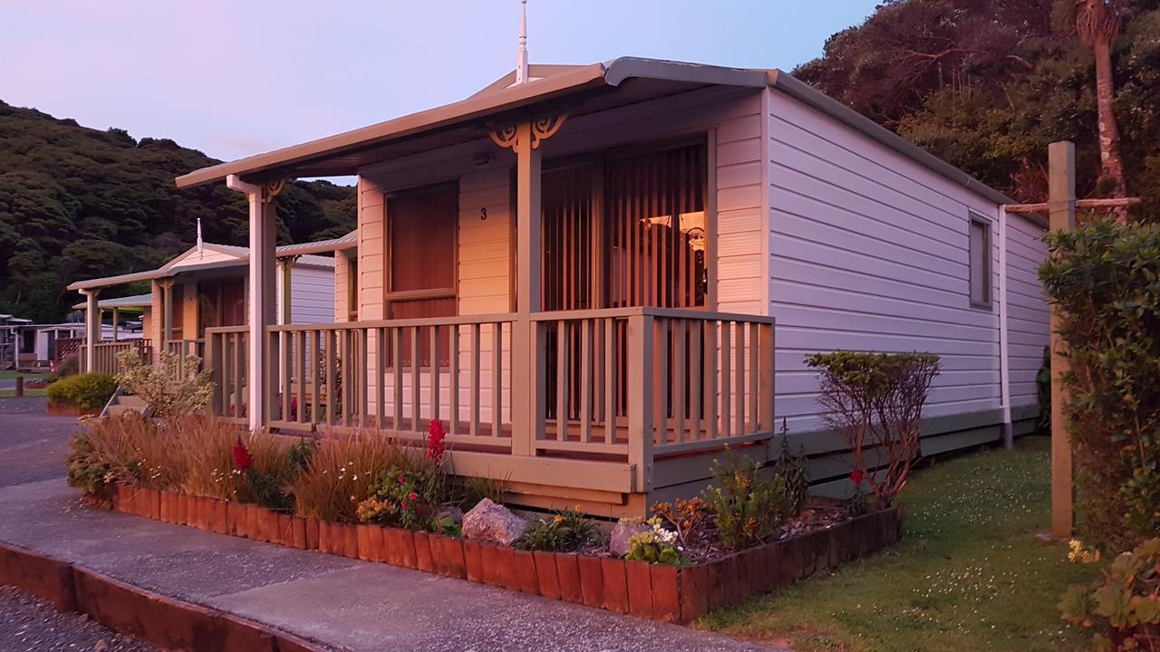 Oamaru Bay Tourist Park Hotel Coromandel Exterior photo